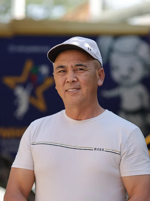 Umnyashka staff member